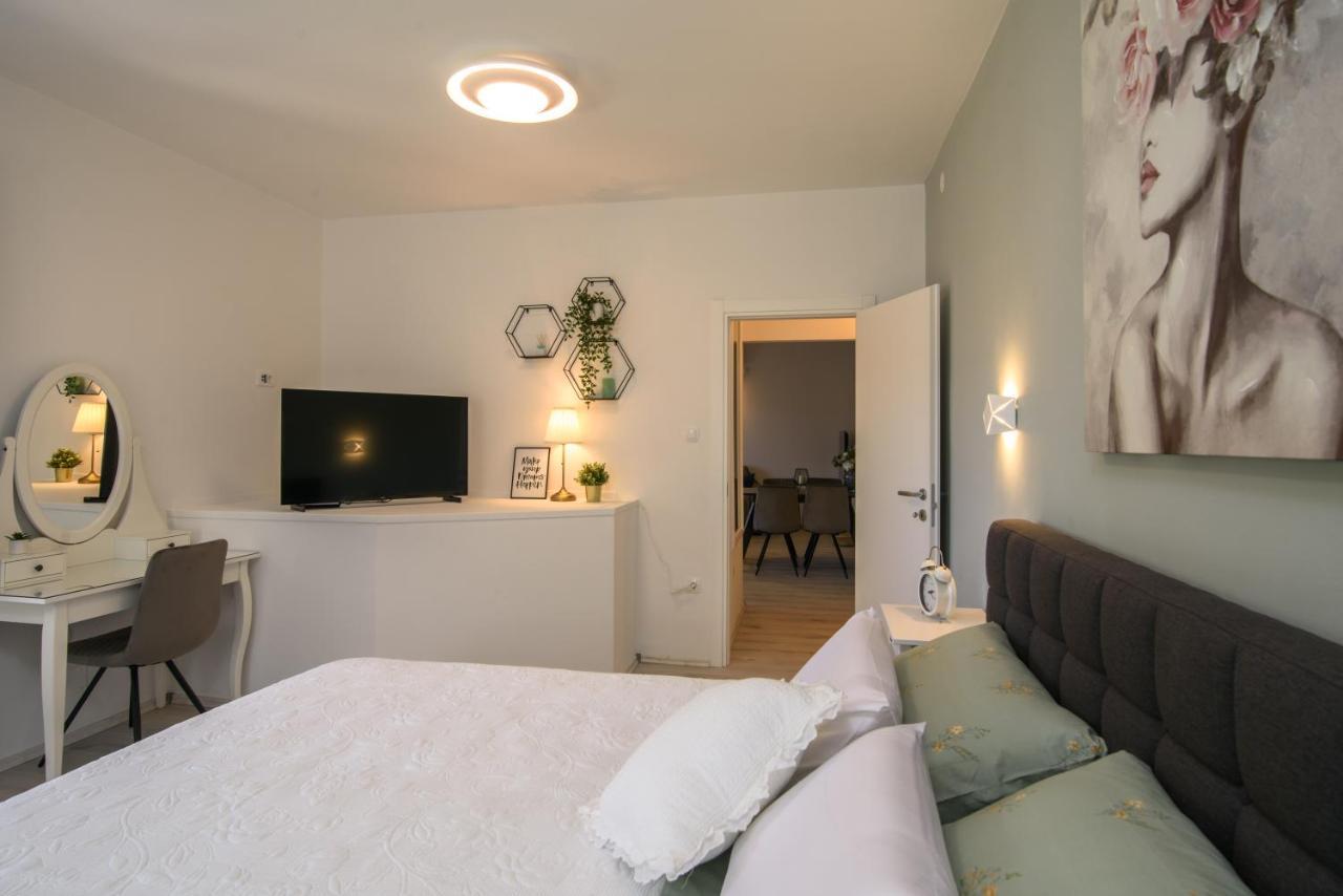Luxury Apartment Hajdi Трогир Экстерьер фото